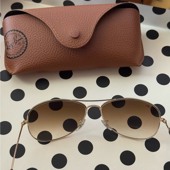 Ray Ban sunglasses with tags - Picture 3 of 15